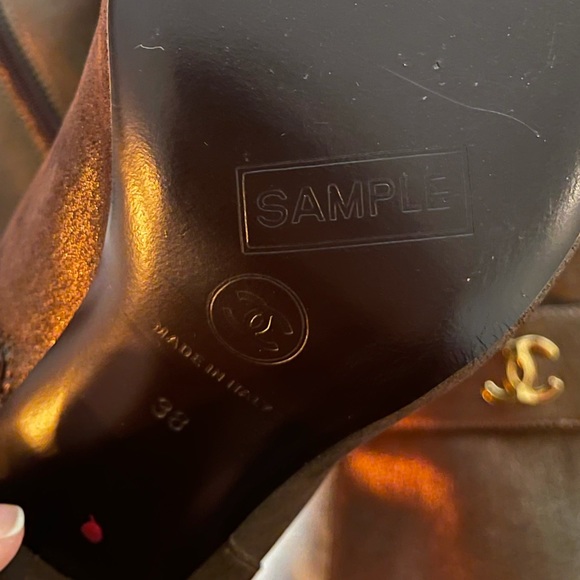 NWOT - Brown Chanel Iridescent boots - Picture 3 of 9